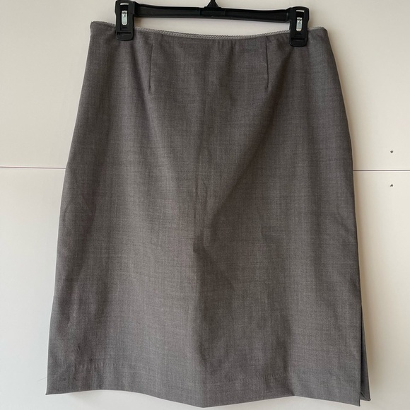 Old Navy Rhinestone Sequin Floral Embroidered Gray Stretch Pencil Mini Skirt, 8 - Picture 9 of 10